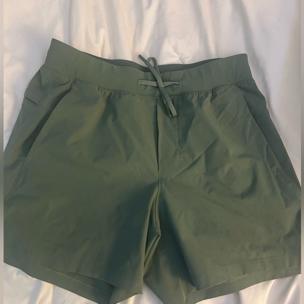 lululemon men’s sage green shorts